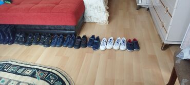 Uşaq geyimi və ayaqqabıları: 5 manat kinetik lumbercak cool formasıdır 33/34 razmer 32razmer olanda