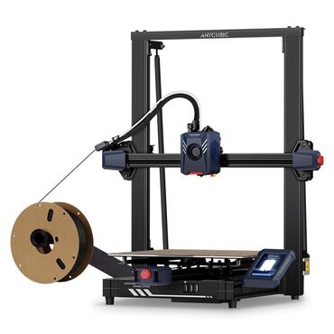 sublim printer: Anycubic brendinin qara rəngli 3D printeri. Bu model filament rulonu