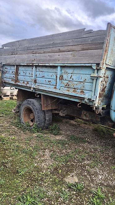 yűk maşın: Yük maşını – klassik SSRİ istehsalı GAZ seriyası (3 oxlu arxa — 4