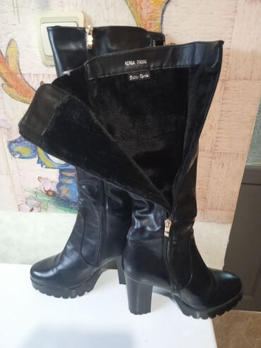 женский ботинка: Сапоги, 40, цвет - Черный