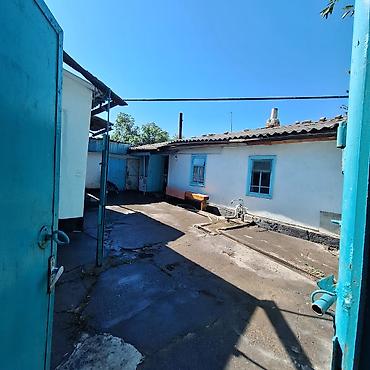 Продажа коттеджей и домов: В самом центре Сокулука СРОЧНО продается дом. 8- соток, в доме — 3