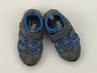 beżowe buty sportowe: Buty sportowe F&F, 22, Używany