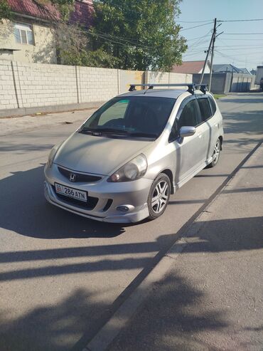 электирик машина: Honda Fit: 2005 г., 1.5 л, Вариатор, Бензин, Хетчбек