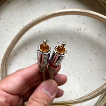 səsgucləndirici: Tulpan kabel 10 metr 10 metr tulpan kabel. Çoooox keyfiyətlidi ona