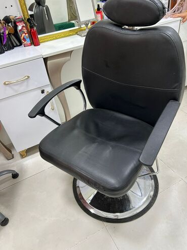 Seyflər: Qaş kreslosu ela veziyyetde 180 manata satılır.Ünvan Ecemi.Ayla91