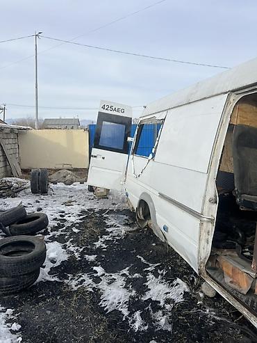 Другие детали кузова: Разбор на запчасти: грузопассажирский Mercedes-Benz Sprinter 313 2.2 — 4