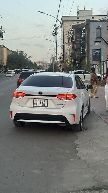 Продажа авто: Toyota Corolla: 2022 г., 1.8 л, Вариатор, Гибрид, Седан — 7