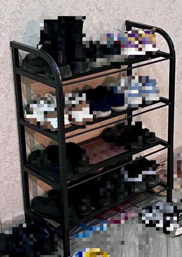 Kreslolar: Ayaqqabı rəfi, Düz