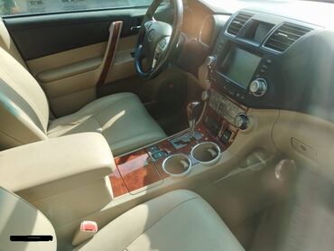 Декоративные деревья: Toyota Highlander: 2011 г., 3.5 л, Автомат, Газ, Кроссовер