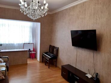 Köhnə tikili: Bakı, Bakıxanov qəs., 3 otaqlı, Köhnə tikili, m. Qara Qarayev, 85 kv. m — 2