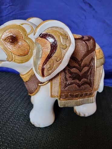 Figure: Figura, bоја - Šareno, Novo — 6