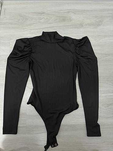 Bershka, hm crop, Zara

Цена за одну вещь 200-300 сом, уточняйте
