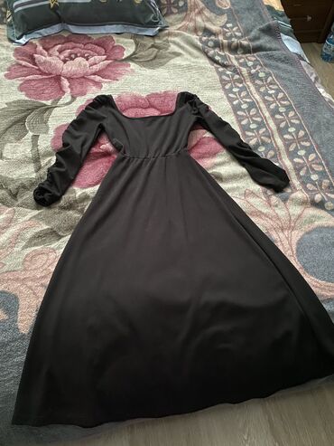 Вечерние платья: Вечернее платье, А-силуэт, Длинная модель, Атлас, С рукавами, С пайетками, M, XS, S — 7