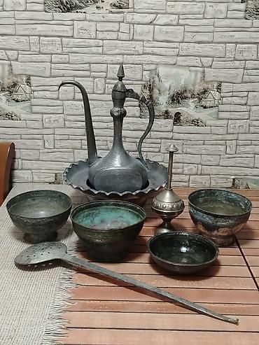 ibrik: Antik metal qab-qacaq dəsti. Qiymət razılaşma yolu Tərkibi: - Uzun — 1