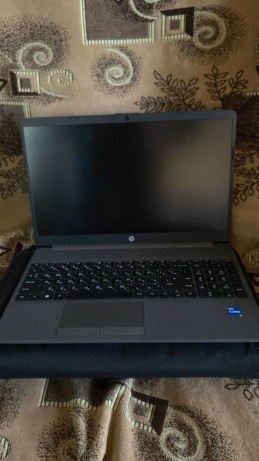 hp 70: Intel Core i5, 8 GB, 15.6 "