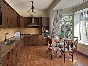 Долгосрочная аренда домов: 200 м², 4 комнаты — 16