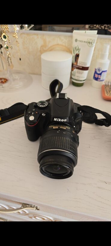 Fotokameralar: Fotoaparat Nikon D5100 heç bir problemi yoxdur 550 manat.kod/A Gəncə