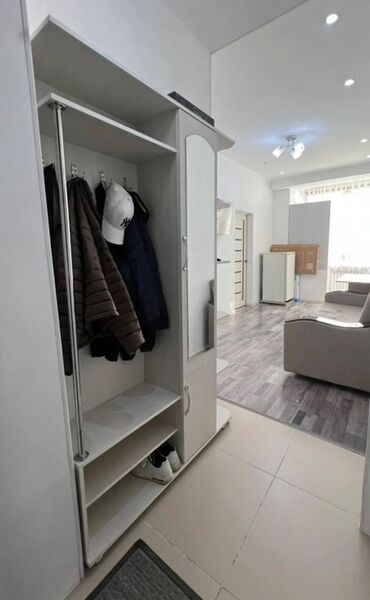 обмен на частный дом: Студия, Риелтор, Чогуу жашоосу жок, Жарым -жартылай эмереги бар