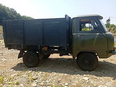 torpaqla barter maşınlar: UAZ yük maşını – taxta bortlu qoşqulu platforma - Korpus: UAZ — 2