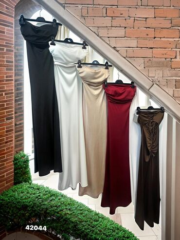 Haljine: 2800 na lalafo.rs — 5 Haljine: 2800 — 5