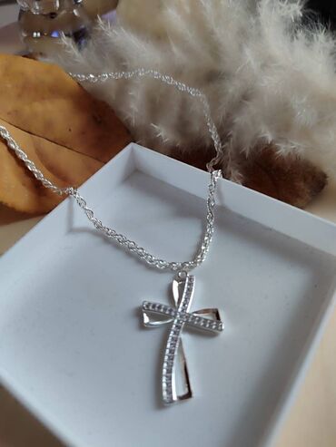 ogrlicu: Pendant necklace, Material: Silver