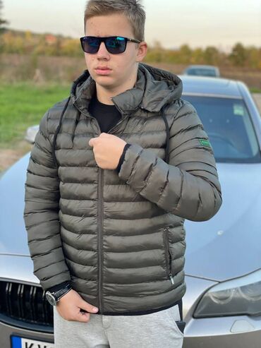 Zimske jakne: Hugo Boss muška jakna

Novo
Veličine s m l xl 2xl 3xl — 9