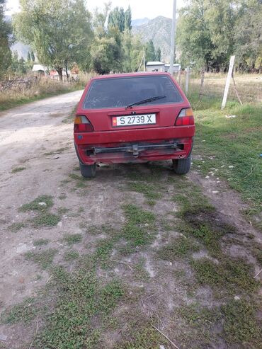 Volkswagen: Volkswagen Gol: 1986 г., 1.8 л, Механика, Бензин, Седан