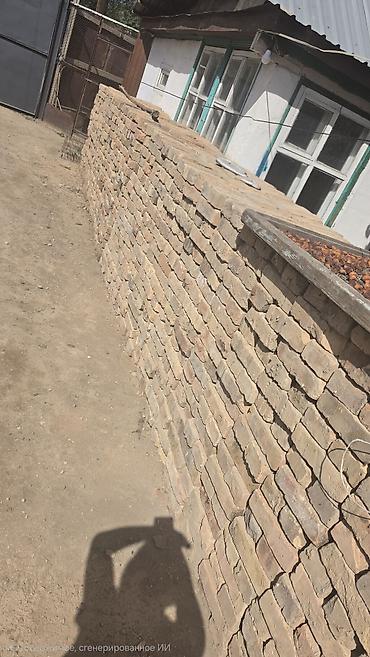гирил: Продаю б/у кирпич чебурашка в городе Каракол. Цена 10 сом (шт) — 1