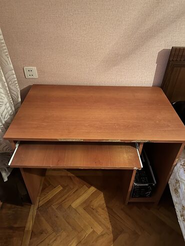 stolustu kompyuter: Kompüter masası, İşlənmiş, Açılmayan, Dördbucaq masa, Azərbaycan