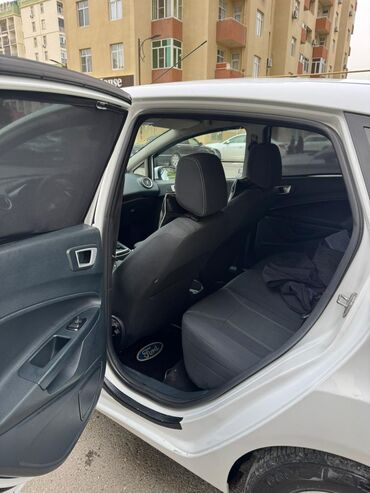 Ford: Ford Fiesta: 1.4 l | 2012 il 115000 km Hetçbek — 2