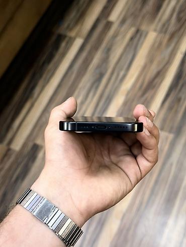 selfie: IPhone 16 Pro, 128 GB, Qara, Face ID — 6