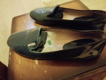 Women's Sneakers and athletic shoes: Ağ bağcıqlı və ilan dərisi naxışlı qadın krossovkaları. Bu -da lalafo.az — 10 Women's Sneakers and athletic shoes: Ağ bağcıqlı və ilan dərisi naxışlı qadın krossovkaları. Bu — 10