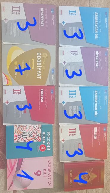 Digər kitablar və jurnallar: Kitablar satılır qiymətlər üzərində yazılıb