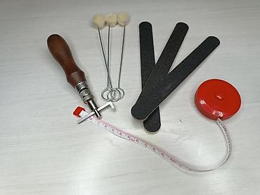 Аксессуары для шитья: Набор по работе с кожей. пробойники, кромкорезы, стикер, ножницы — 12