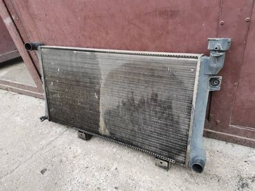 Auto delovi: Hladnjak Lada 21213 Niva br.2. Polovno, ocuvano. Skinuto a — 4