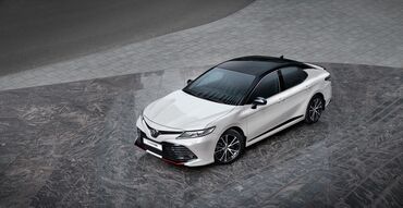 купить спортивную машину: Toyota Camry, спортивный седан в стильном исполнении. Ключевые