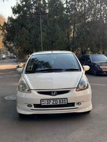 автомашина фит: Honda Fit: 2003 г., 1.3 л, Вариатор, Бензин, Хетчбек