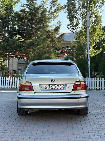 ilkin odənişsiz maşınlar: BMW 5 series: 2.5 l | 1996 il Sedan — 4