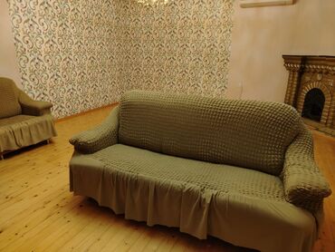 Qida məhsulları: Klassik divan, 2 kreslo, Açılan