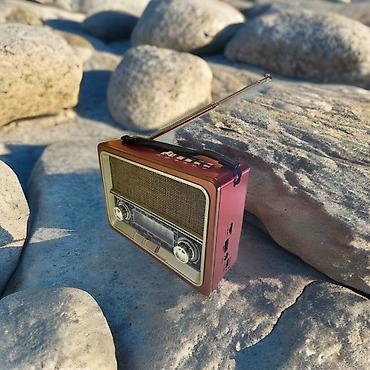 flashkart: Nostalji görünüşlü səs gücləndirici Fm radio Bluetooth USB flashkart — 3