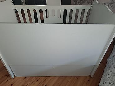 Beşiklər: Ağ rəngli beşik/qolçalı uşaq çarpayısı - Material: ağ laminat/MDF — 3