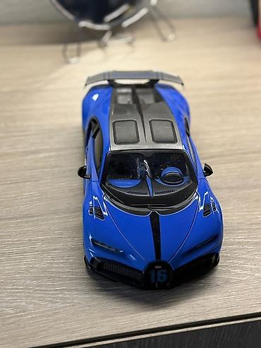 bugatti veyron 8 dsg: Məhsul: Radiouidarəolunan (RC) idman avtomobili modeli – mavi/qara — 6