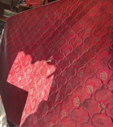 бу мебель для дома: Спальный матрас, Б/у, Двуспальный, Матрасы средней жесткости, Самовывоз