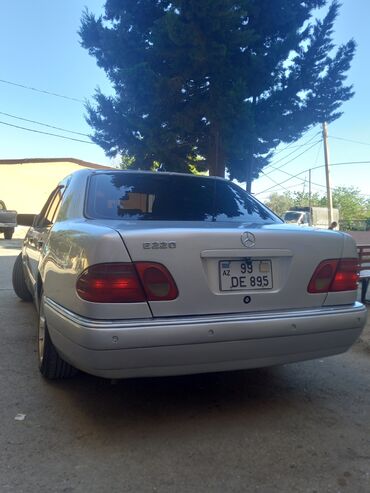 ucuz mercedes: Mercedes-Benz E 220: 2.2 l | 1999 il Sedan