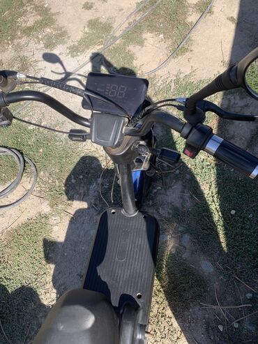 Скутеры: Электроскутер городского типа - Компактная рама с удобной посадкой и — 3