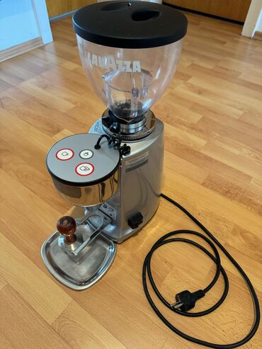 Kofe aparatları: Mazzer mini electronic. Az işlənmiş. Əla vəziyyətdə