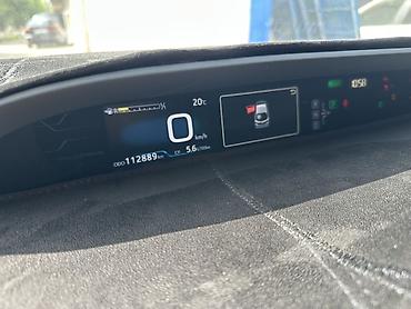 Toyota: Toyota Prius: 2017 г., 1.8 л, Вариатор, Гибрид, Хэтчбэк — 11