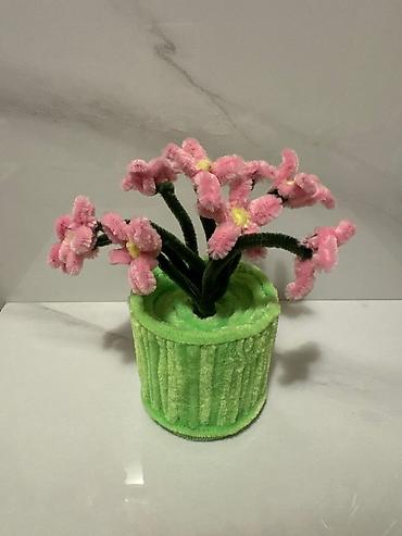 Ostali kućni dekor: Korpice sa svecem od plisa.Rucni rad. Boje:roza,pastelna kajsija,neon — 18