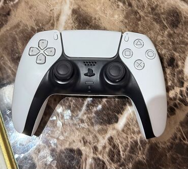 PS5 (Sony PlayStation 5): Ps5 joystiki. Öz qiyməti 200 azn, satılır 130 azn