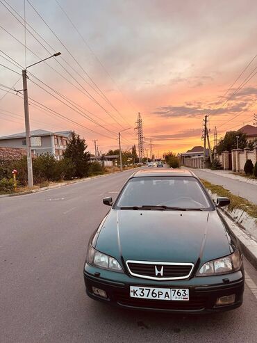 меняю на шины: Honda Accord: 1999 г., 2 л, Механика, Газ, Седан